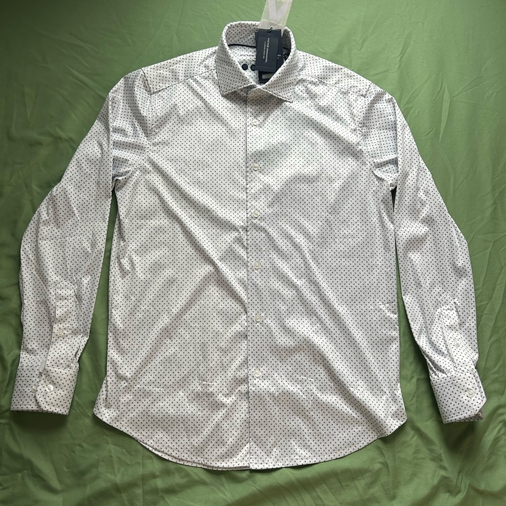 NWT Victor Emmanuel Ultra Stretch Men’s Button-Down Shirt- Small 15”, 32-33”